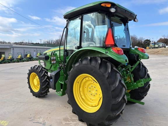 Image of John Deere 5090E equipment image 2