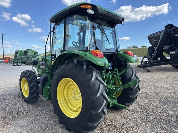 Image of John Deere 5090E equipment image 4