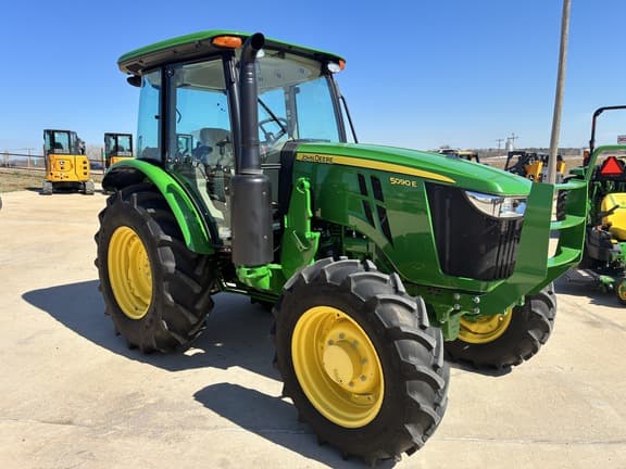 Image of John Deere 5090E equipment image 4
