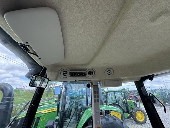 Image of John Deere 5090E equipment image 4
