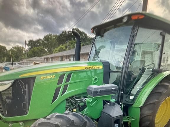Image of John Deere 5090E Primary image