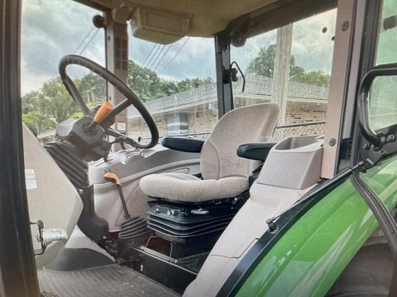 Image of John Deere 5090E equipment image 2