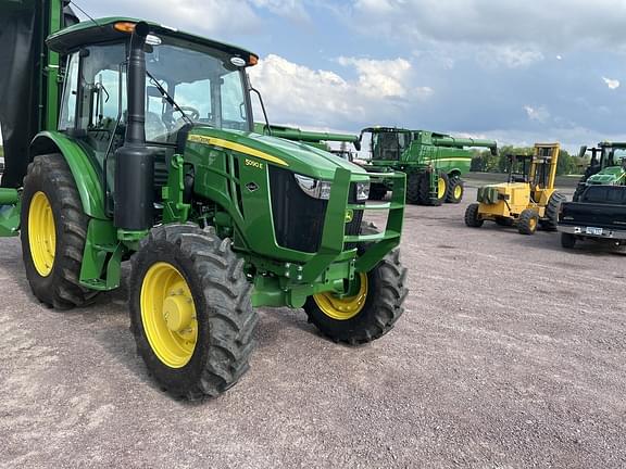 Image of John Deere 5090E equipment image 2