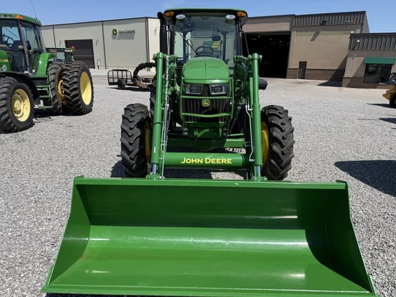 Image of John Deere 5090E equipment image 1