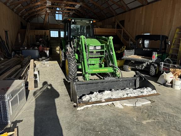 Image of John Deere 5090E Primary image