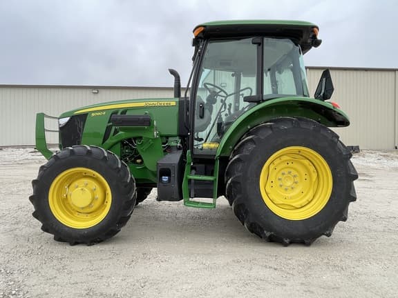 Image of John Deere 5090E equipment image 3