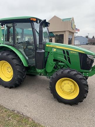 Image of John Deere 5090E equipment image 3