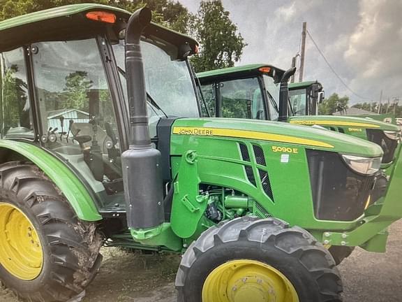 Image of John Deere 5090E equipment image 1
