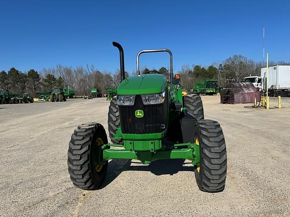 Image of John Deere 5090E equipment image 2