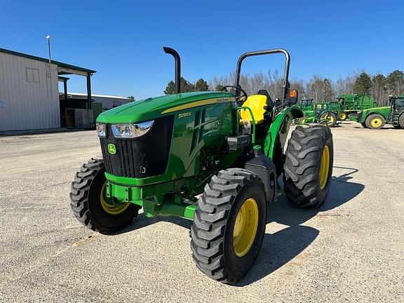 Image of John Deere 5090E equipment image 4