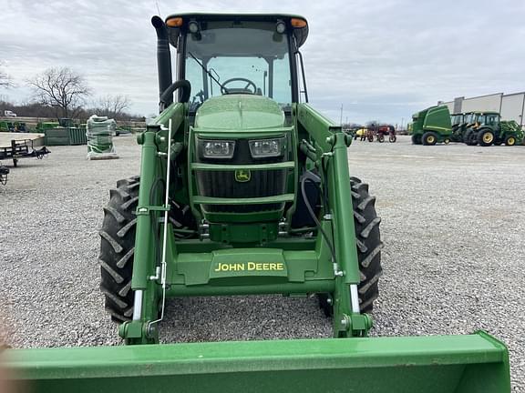 Image of John Deere 5090E equipment image 4