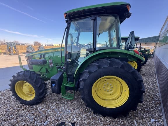 Image of John Deere 5090E equipment image 3