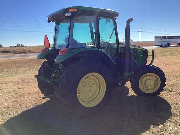 Image of John Deere 5090E equipment image 3