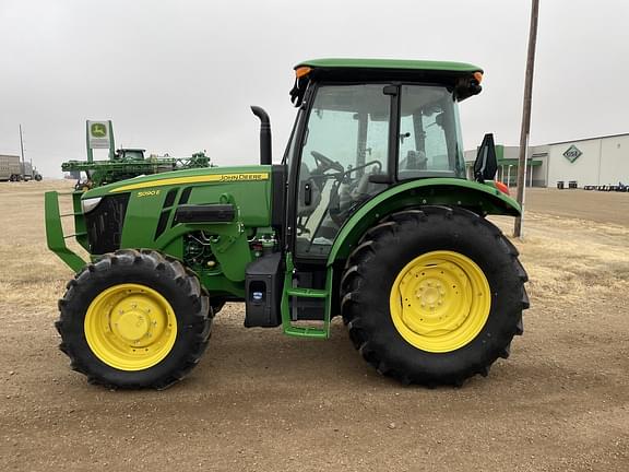 Image of John Deere 5090E equipment image 2