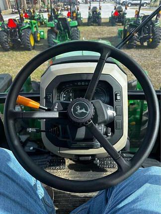 Image of John Deere 5090E equipment image 3