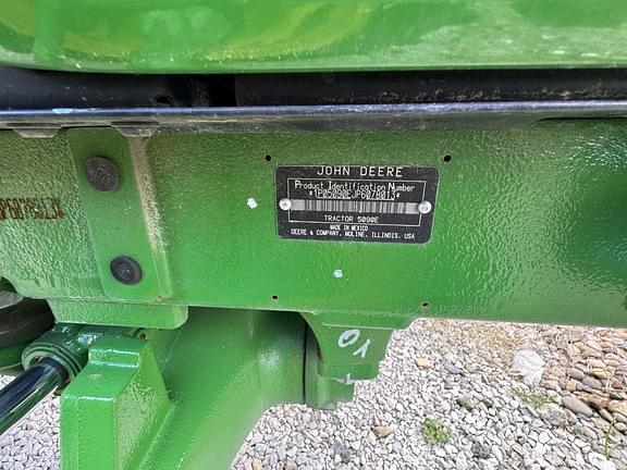 Image of John Deere 5090E Primary image