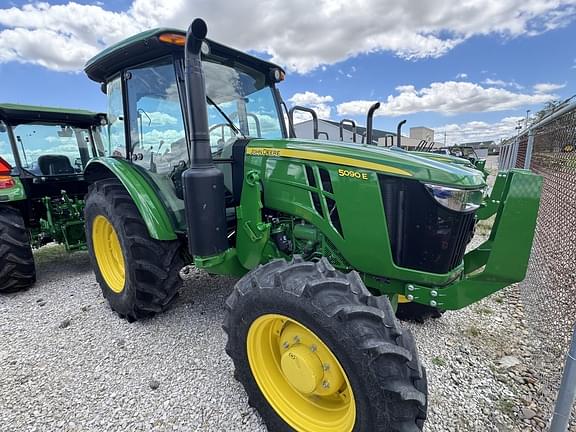 Image of John Deere 5090E equipment image 1