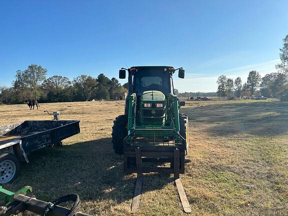 Image of John Deere 5090E equipment image 3