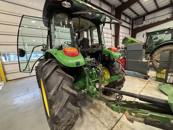Image of John Deere 5090E equipment image 2