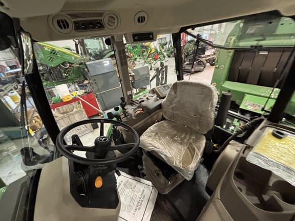 Image of John Deere 5090E equipment image 3