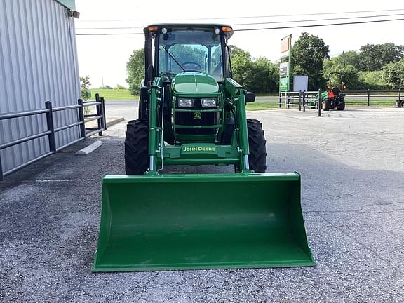Image of John Deere 5090E equipment image 3