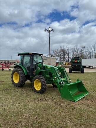 Image of John Deere 5090E equipment image 4