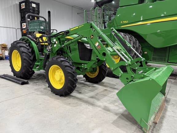 Image of John Deere 5090E Primary image