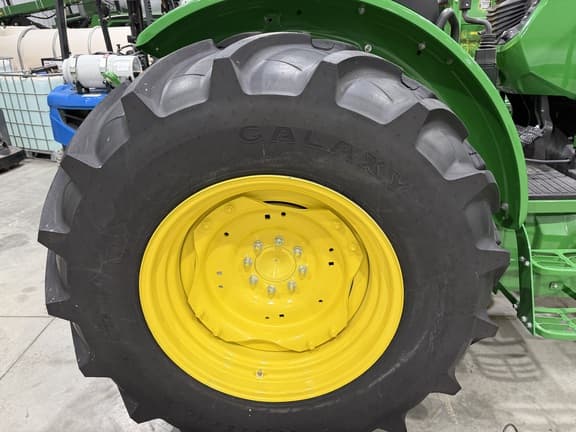 Image of John Deere 5090E equipment image 3