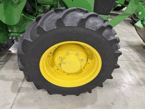 Image of John Deere 5090E equipment image 2