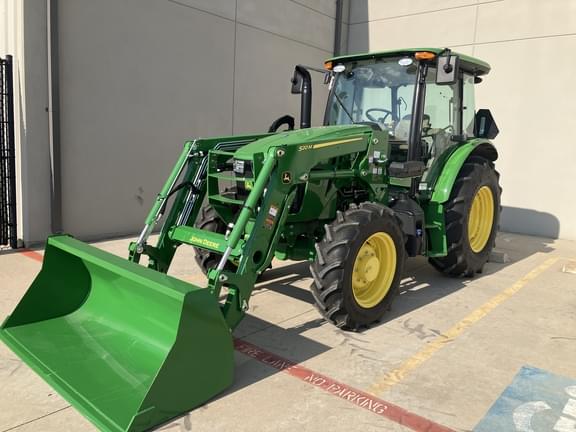 Image of John Deere 5090E equipment image 4