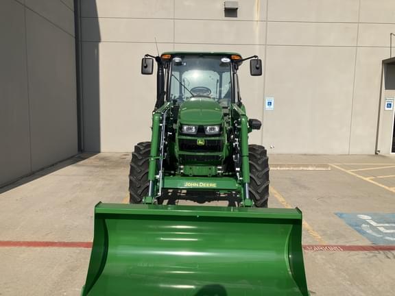Image of John Deere 5090E equipment image 3