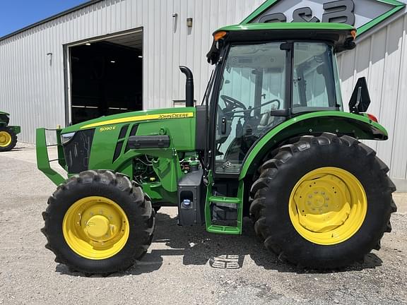 Image of John Deere 5090E equipment image 1