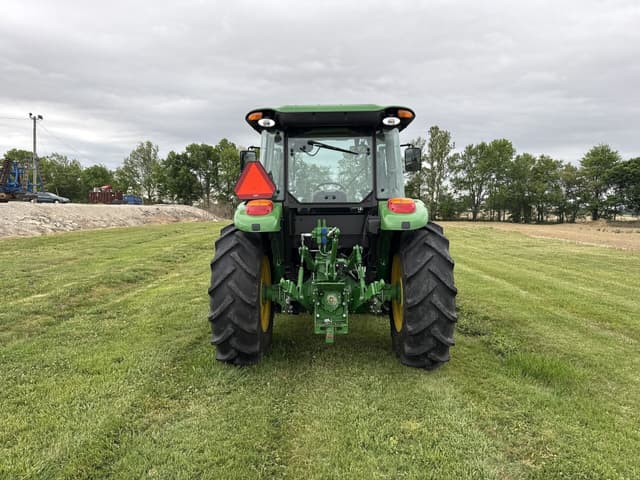 Image of John Deere 5090E equipment image 3