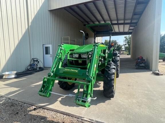 Image of John Deere 5090E equipment image 2