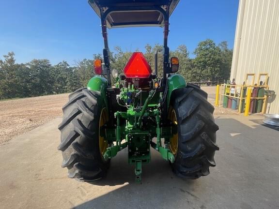 Image of John Deere 5090E equipment image 4