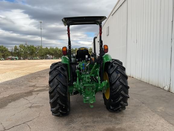 Image of John Deere 5090E equipment image 2