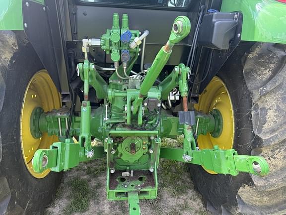 Image of John Deere 5090E equipment image 3