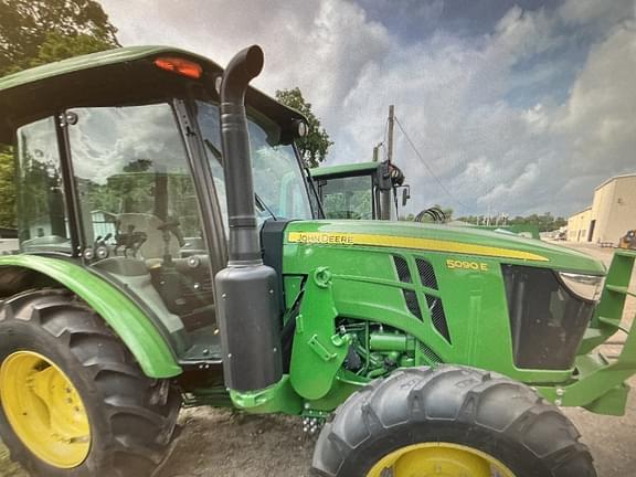 Image of John Deere 5090E Image 0