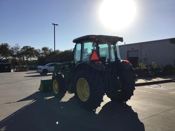 Image of John Deere 5090E equipment image 3