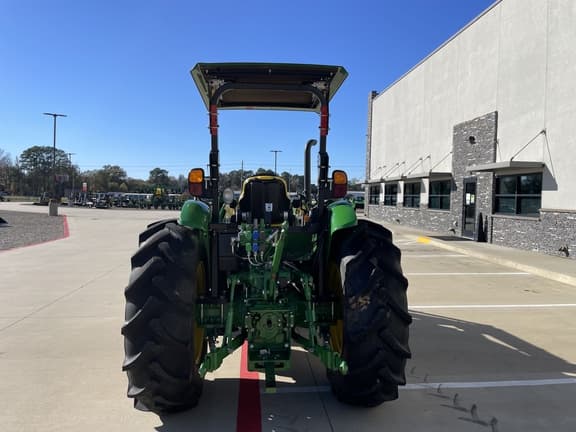 Image of John Deere 5090E equipment image 4