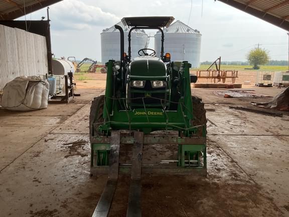 Image of John Deere 5090E equipment image 2