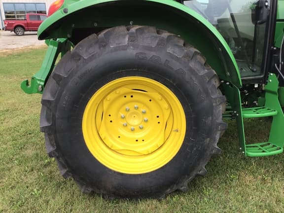 Image of John Deere 5090E equipment image 4