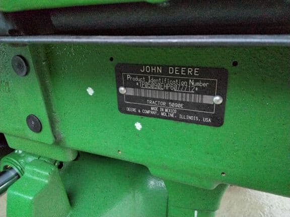 Image of John Deere 5090E equipment image 4