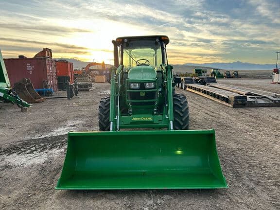 Image of John Deere 5090E equipment image 1