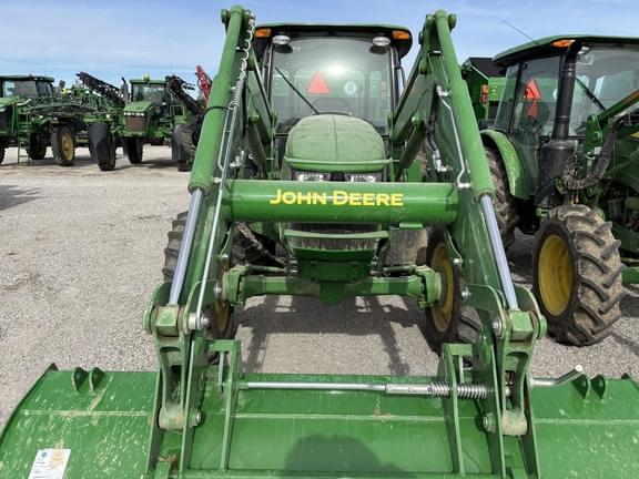 Image of John Deere 5090E equipment image 4