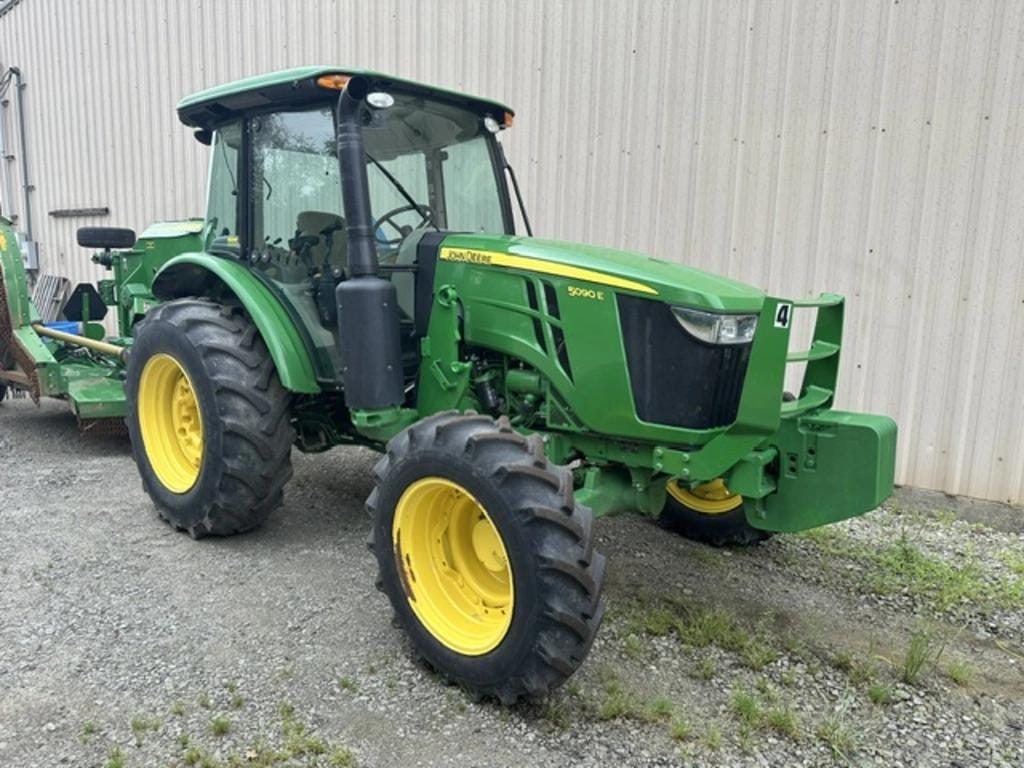 2024 John Deere 5090E Equipment Image0