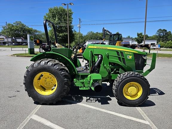 Image of John Deere 5090EL equipment image 4