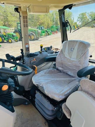 Image of John Deere 5095M equipment image 2