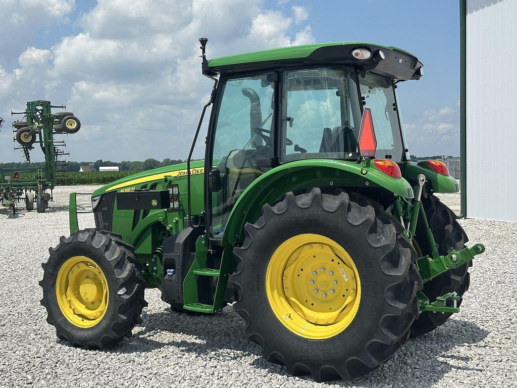Image of John Deere 5095M Image 1
