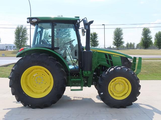 Image of John Deere 5095M equipment image 3